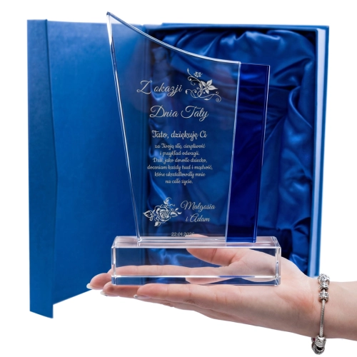 Statuetka Szklana z Grawerem na Dzień Ojca Personalizowany Prezent