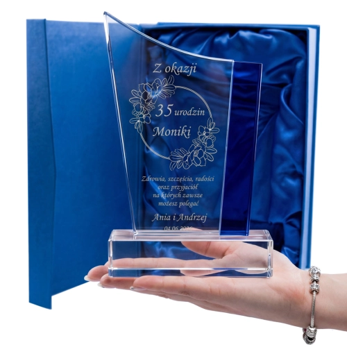 Statuetka Szklana z Grawerem na Jubileusz Urodzin Personalizowany Prezent