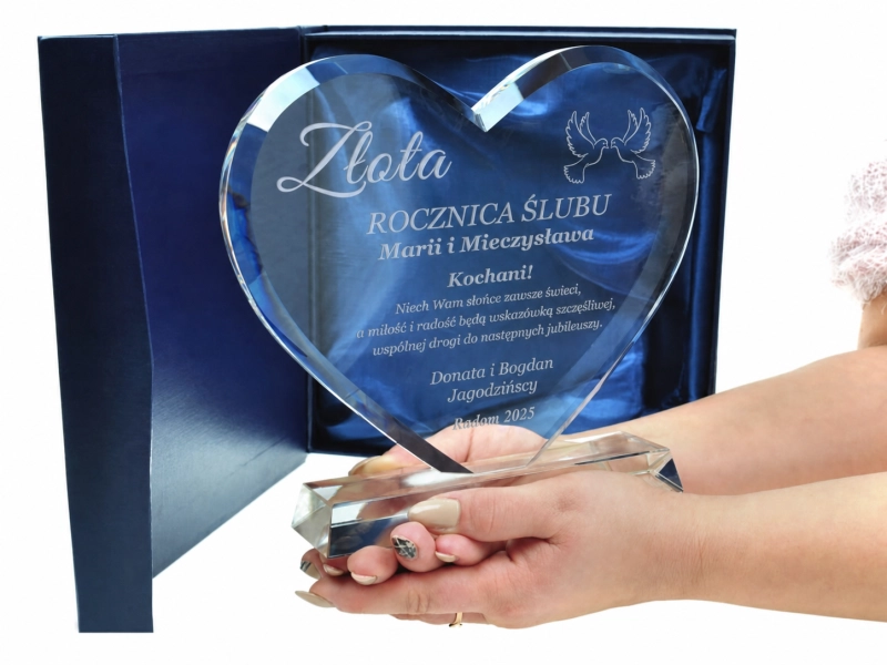 prezent-grawerowany-prezent-dla-rodzicow-zabawny-prezent-prezent-slub-wesele-prezent-wesele-prezent-z-podpisem-opakowania-szklane-serce-szklane.jpg
