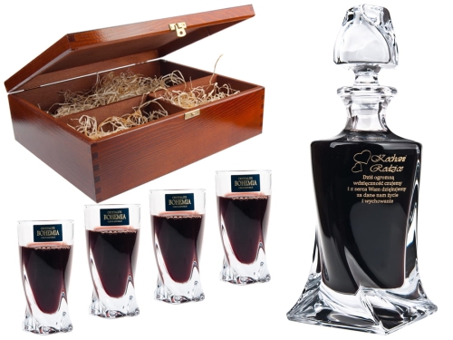 Grawerowana, kryształowa karafka - prezent okazjonalny z Twoim grawerem