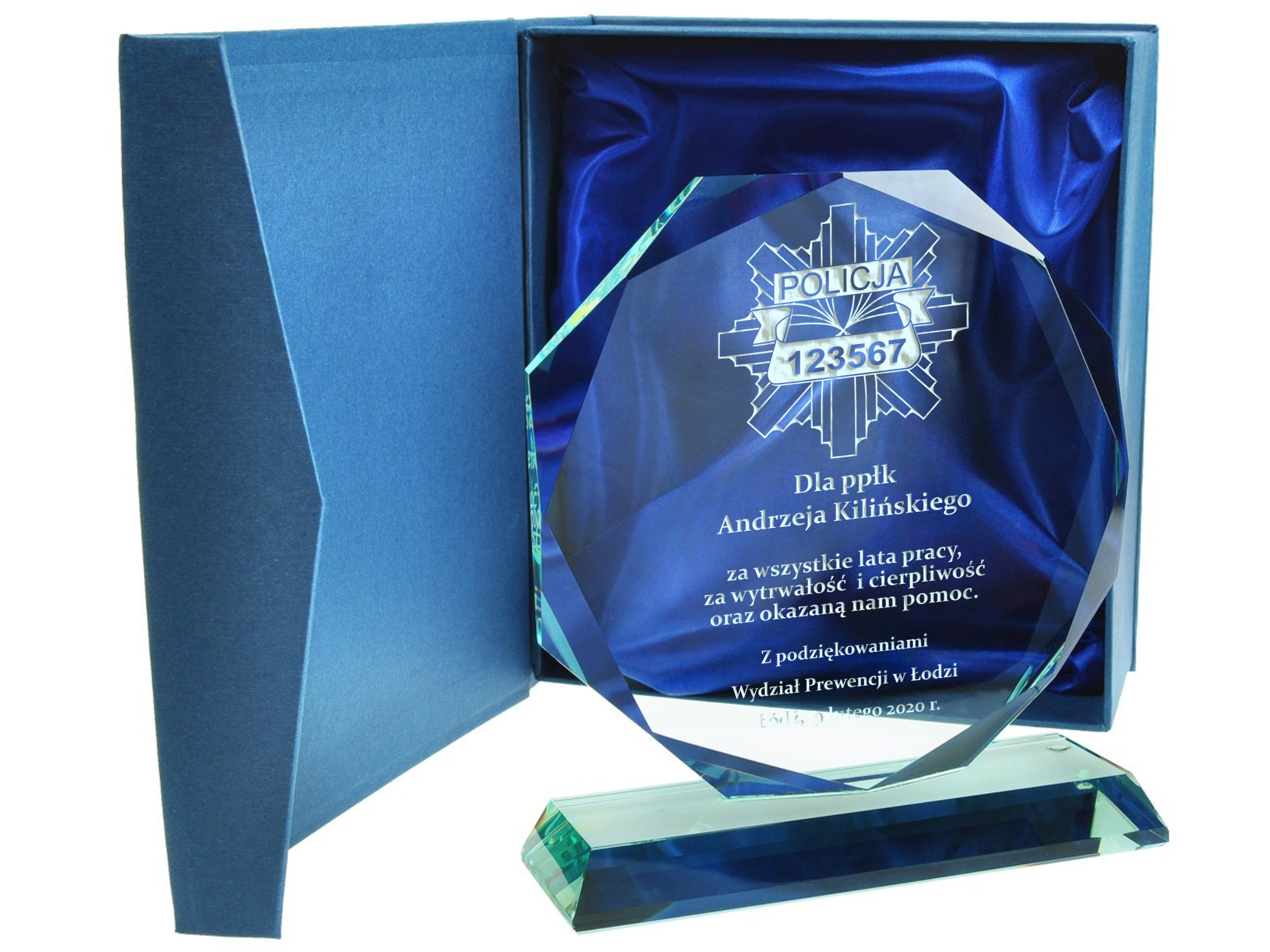 nagroda dla policjanta, podziękowanie dla policjanta, przejście policjanta na emeryturę